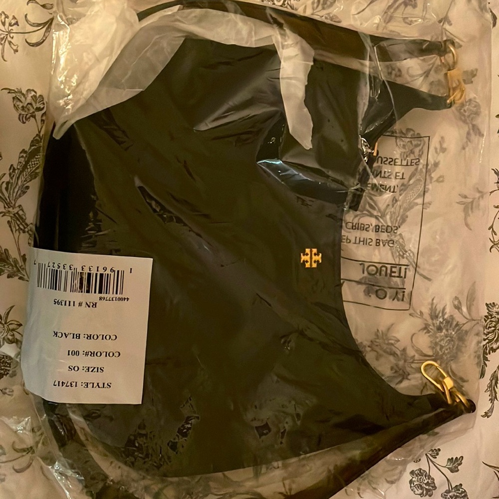 NWOT! Tory Burch 2 way plain black crossbody/shoulder bag!